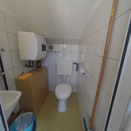 Charming Studio 2 People, 300 M From The Sea, Quiet Area 크르크