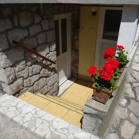 Charming Studio 2 People, 300 M From The Sea, Quiet Area