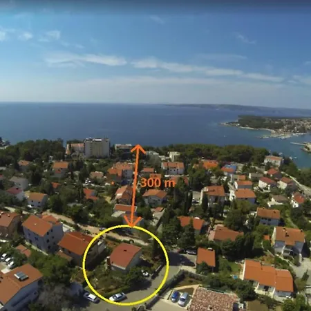 Charming Studio 2 People, 300 M From The Sea, Quiet Area *
